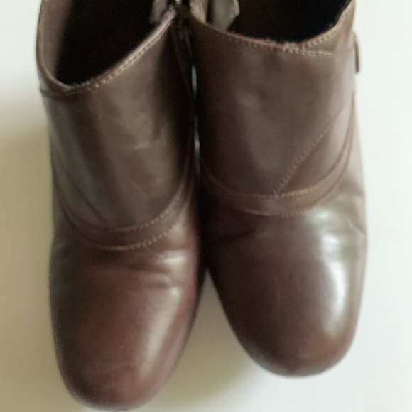Clarks Bendables Booties Brown size 9 - Picture 11 of 11